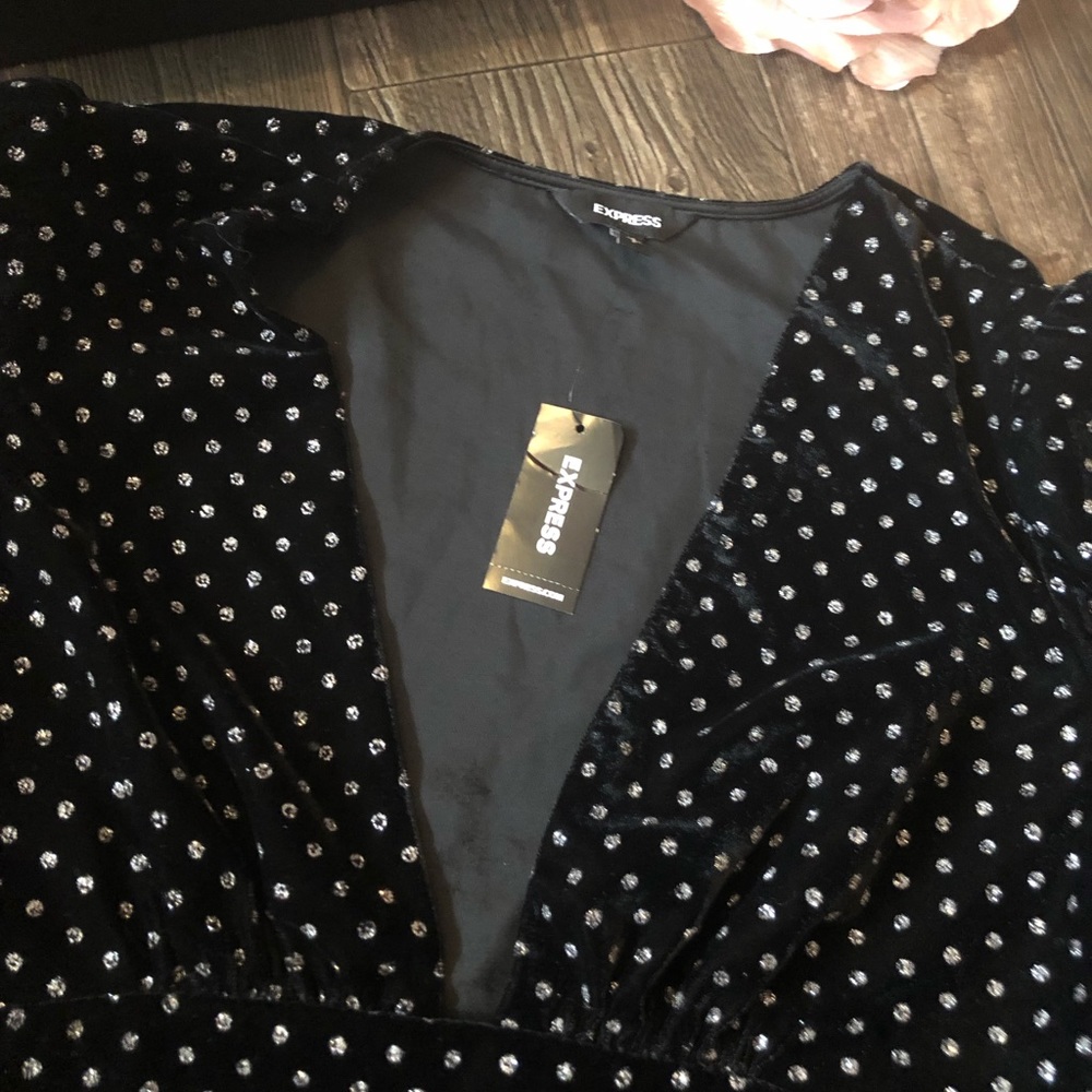 ❤️😍🌺 Express blouse ❤️😍🌺 - Picture 3 of 5